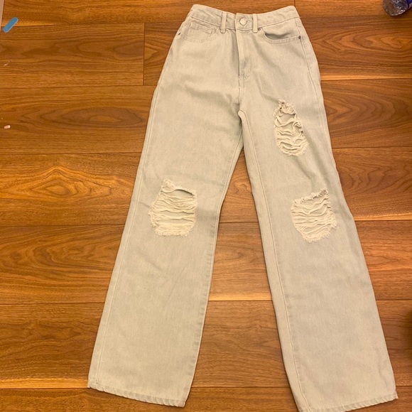 Super good condition, intentional rips. Never worn once :)) - Picture 1 of 6